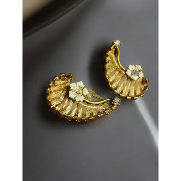 Vintage Raffia Thread Wrapped Gold Tone Aurora Borealis Clip On Earrings Austria - Picture 1 of 4